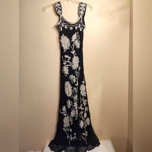 STUNNING Vintage Adrianna Papell 100% Silk Evening Dress with Floral Embroidery